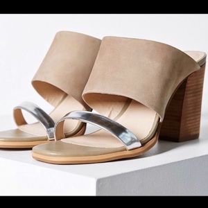 Seychelles Lyra Sandal in Silver & Grey
